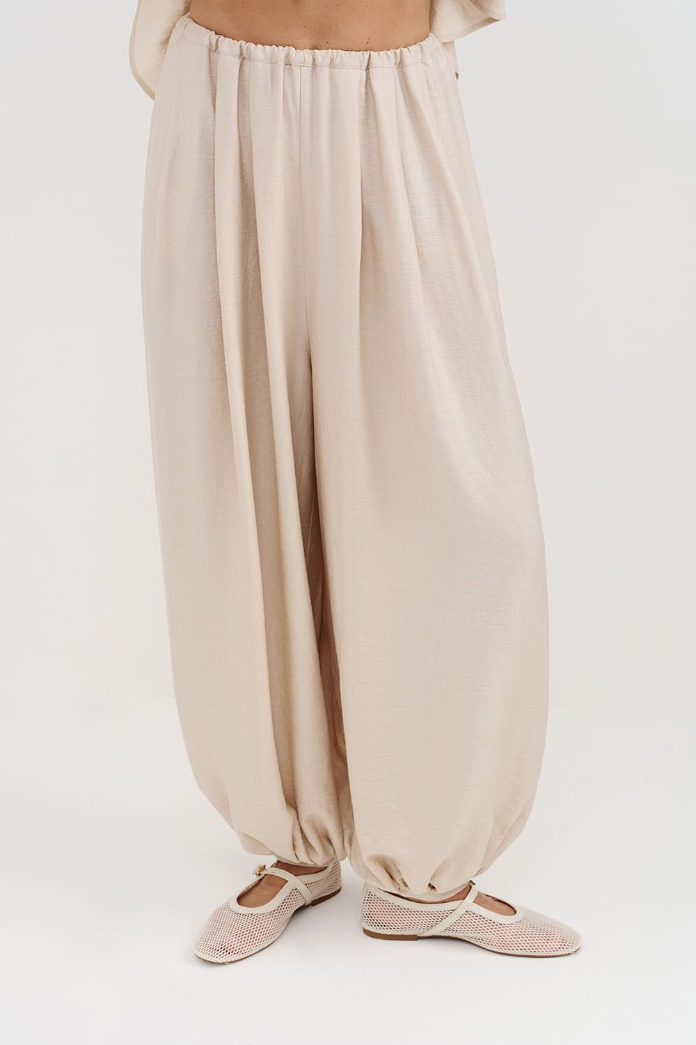 Брюки алладины из вискозы жемчужного цвета