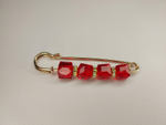 Булавка брошь "Красные камешки" для кардигана, пальто, платков, костюмов, шарфа, одежды .Цвет ярко красный.