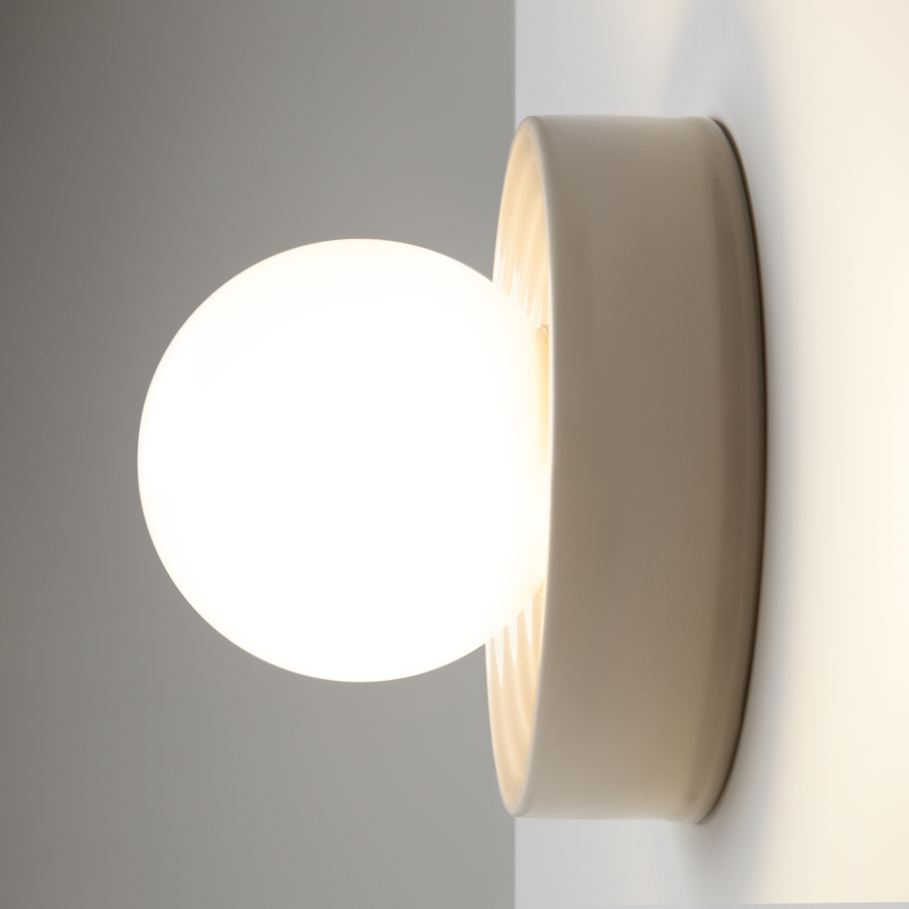 Настенный светильник (бра) Maytoni MOD403WL-01BG1