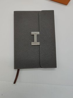 Блокнот подарочный А5 с ручкой Н-серый (7728-4)