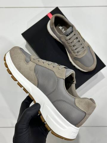 Кроссовки Prada