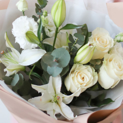 Букет из лилии и роз
