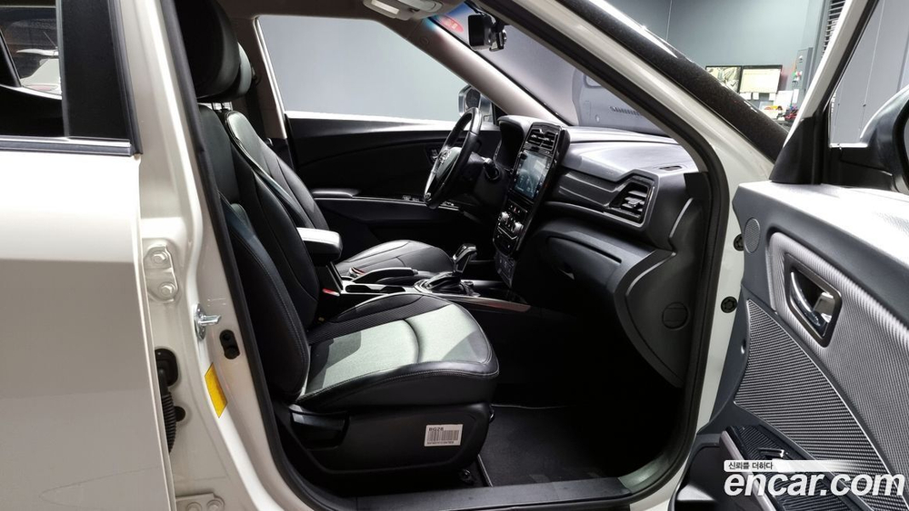 KG Mobility (Ssangyong) Very New Tivoli Бензин 1.5 2WD (12.2019)