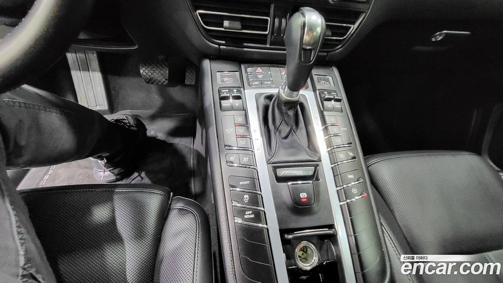 Porsche Macan 2.0 (12.2019)
