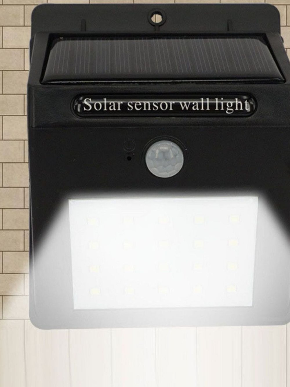 Фонарь на солнечной батарее с датчиком движения уличный (F15-493)