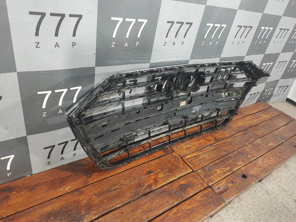 Решетка радиатора Audi A8 (D5) 17-21 Б/У Оригинал 4N0853651L