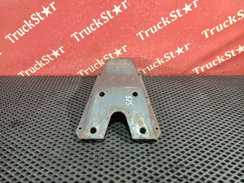 Кронштейн амортизатора переднего