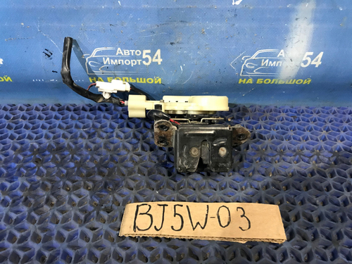 Замок багажника MAZDA FAMILIA 2001