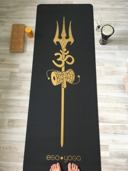 Каучуковый коврик для йоги Shiva Trident Gold 185*68*0,4 см