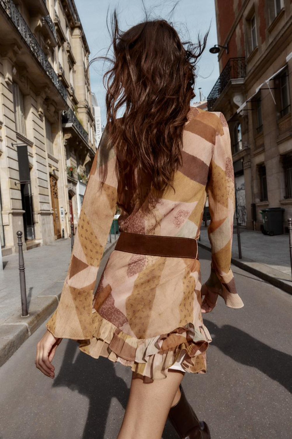 ZARA МИНИ-ПЛАТЬЕ С ПРИНТОМ ПЭЧВОРК И РЕМНЕМ, РАЗНОЦВЕТНЫЙ