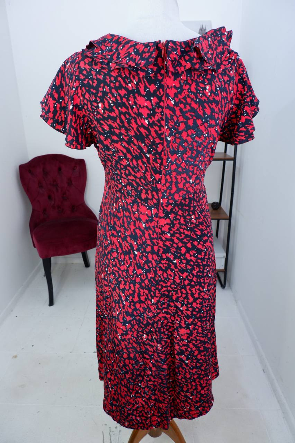 Платье для яркой девушки, визуально на 44 размер