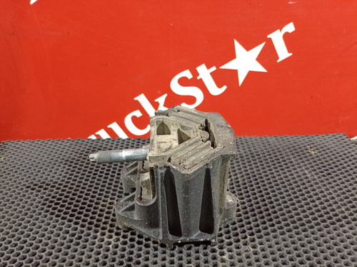 Подушка двигателя передняя 2016г.