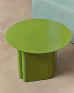 Столик Arvin из железа зеленого цвета Ø 55 см