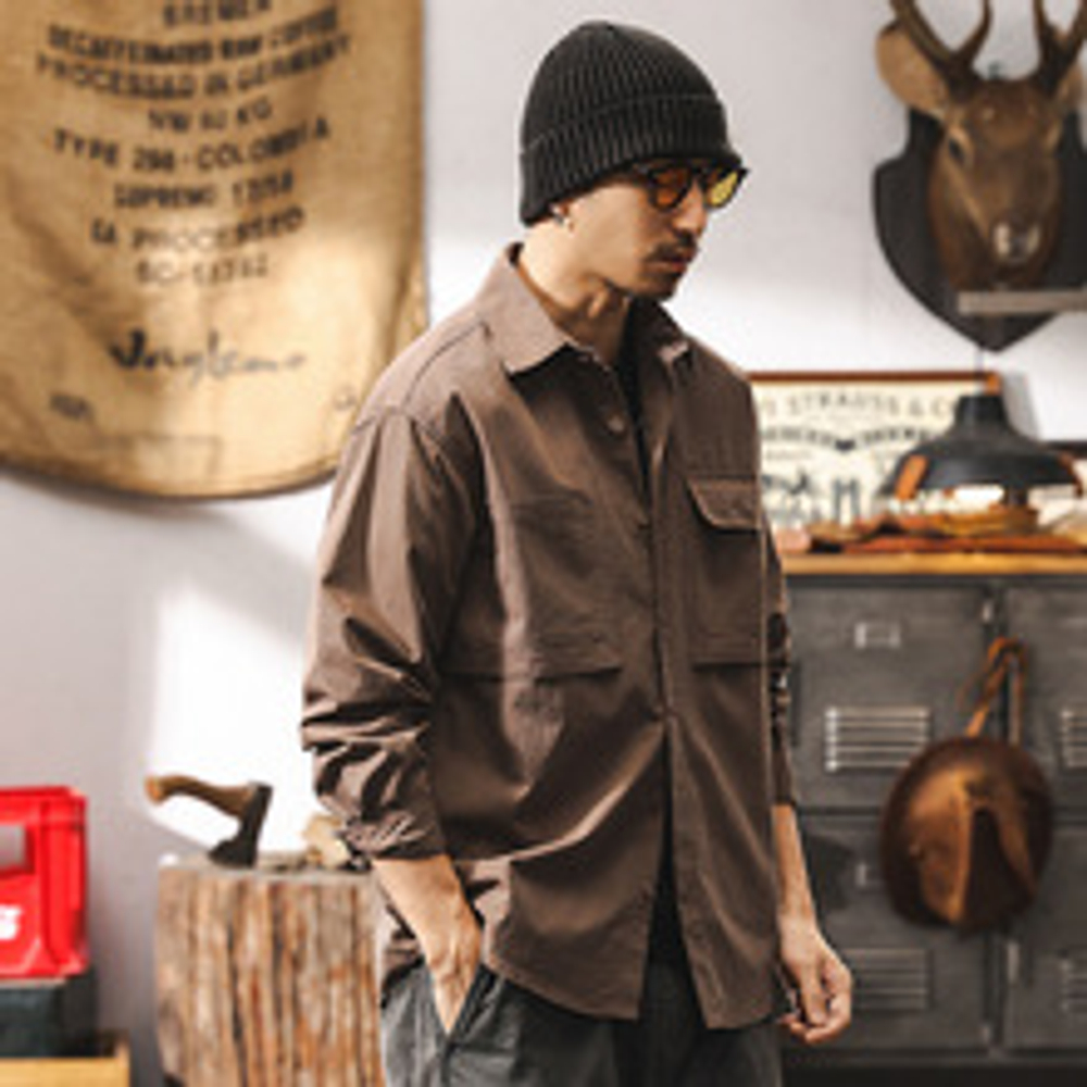 Рубашка мужская с длинным рукавом и стильными накладными карманами