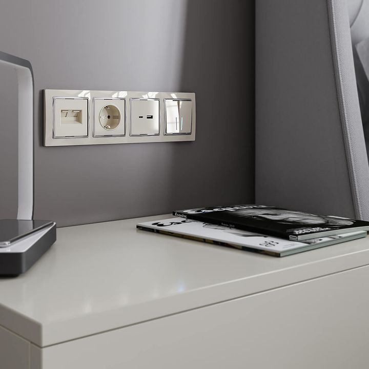 Рамка на 4 поста Werkel Snabb W0041903 слоновая кость/хром 4690389160912