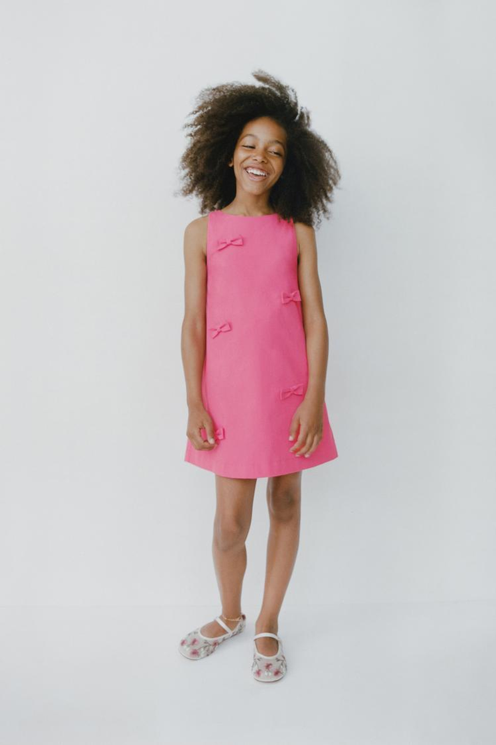 ZARA ПЛАТЬЕ ИЗ ПОПЛИНА С БАНТАМИ, ЦВЕТ ФУКСИИ