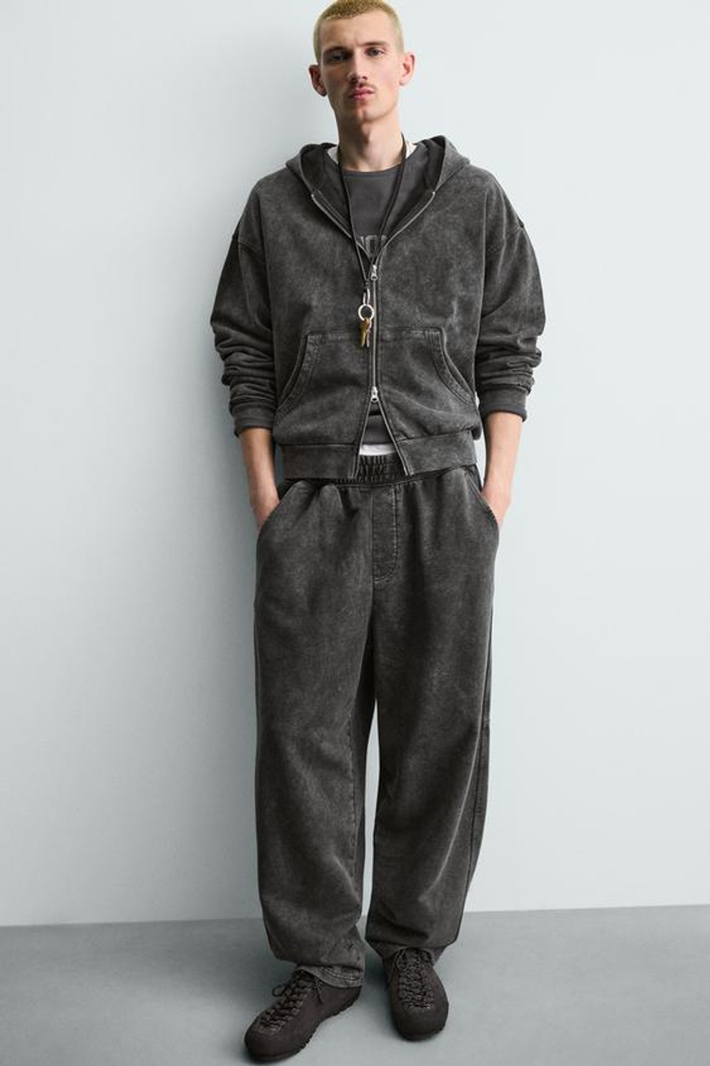 ZARA ДЖОГГЕРЫ BALLOON FIT С ЭФФЕКТОМ ПОТЕРТОСТИ, ТЕМНЫЙ АНТРАЦИТ