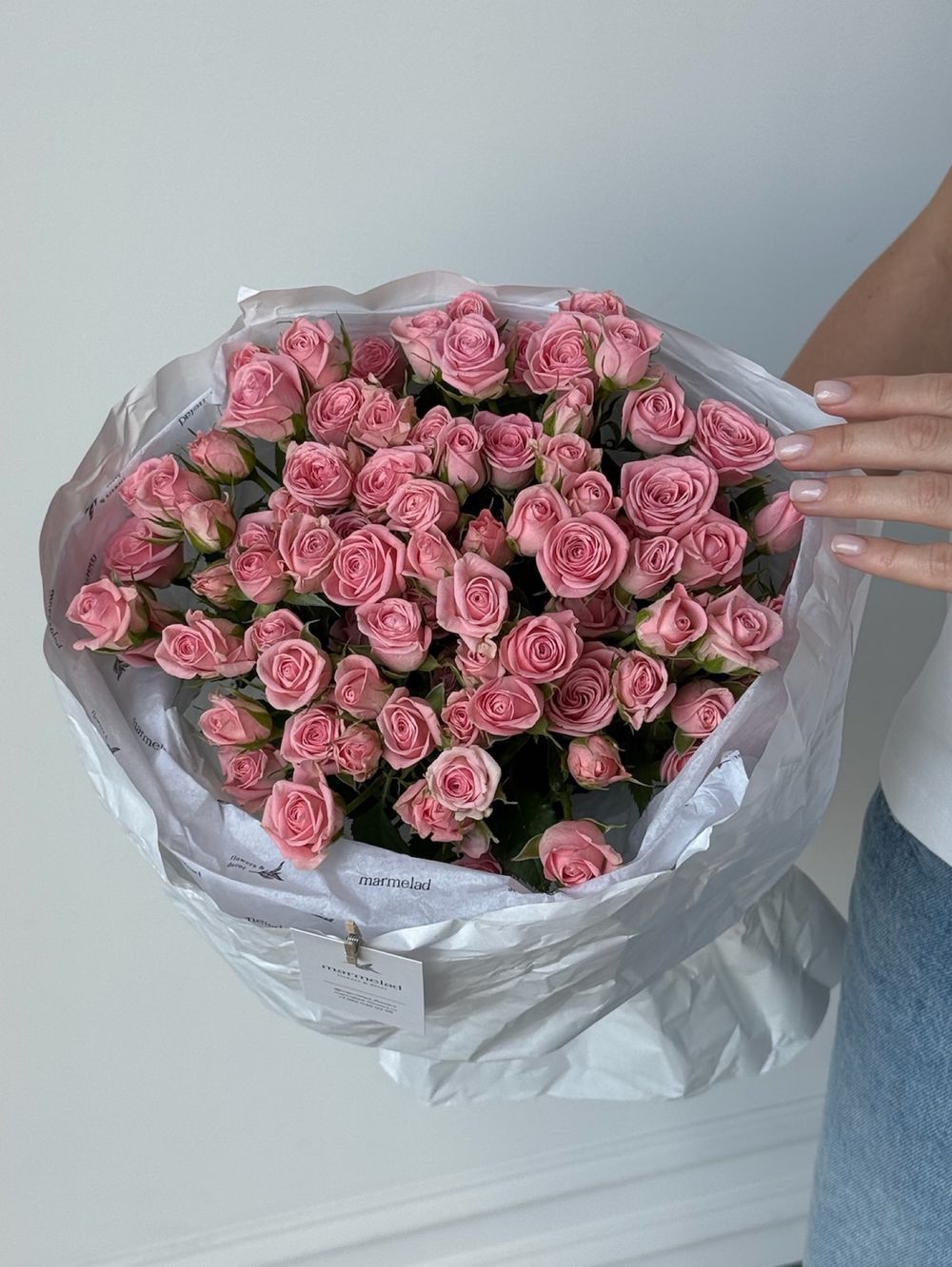 Букет моно из кустовых роз 15 шт