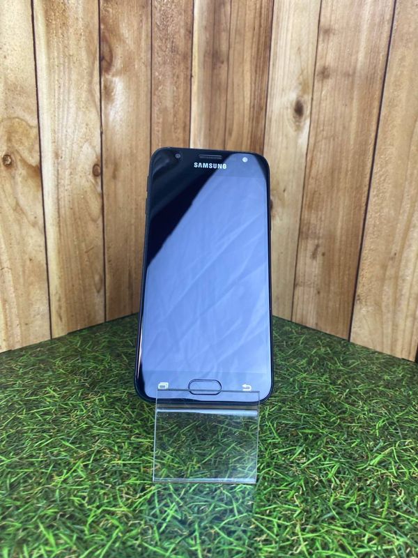 Смартфон Samsung Galaxy J3 16 ГБ черный Витринный