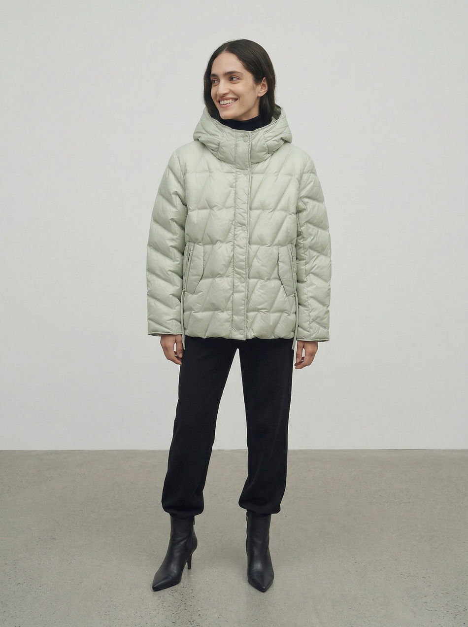 Легкая пуховая куртка на кнопках