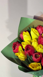 Букет на 8 марта из 21 тюльпана