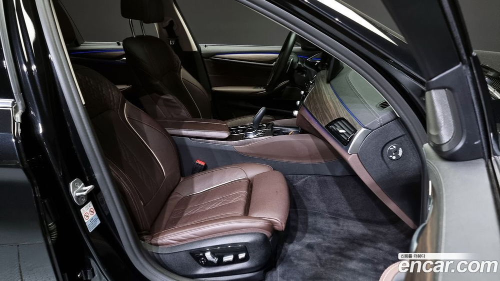 BMW 5 Series (G30) 530i Luxury (12.2021)