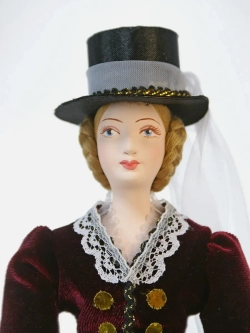 Кукла коллекционная Амазонка