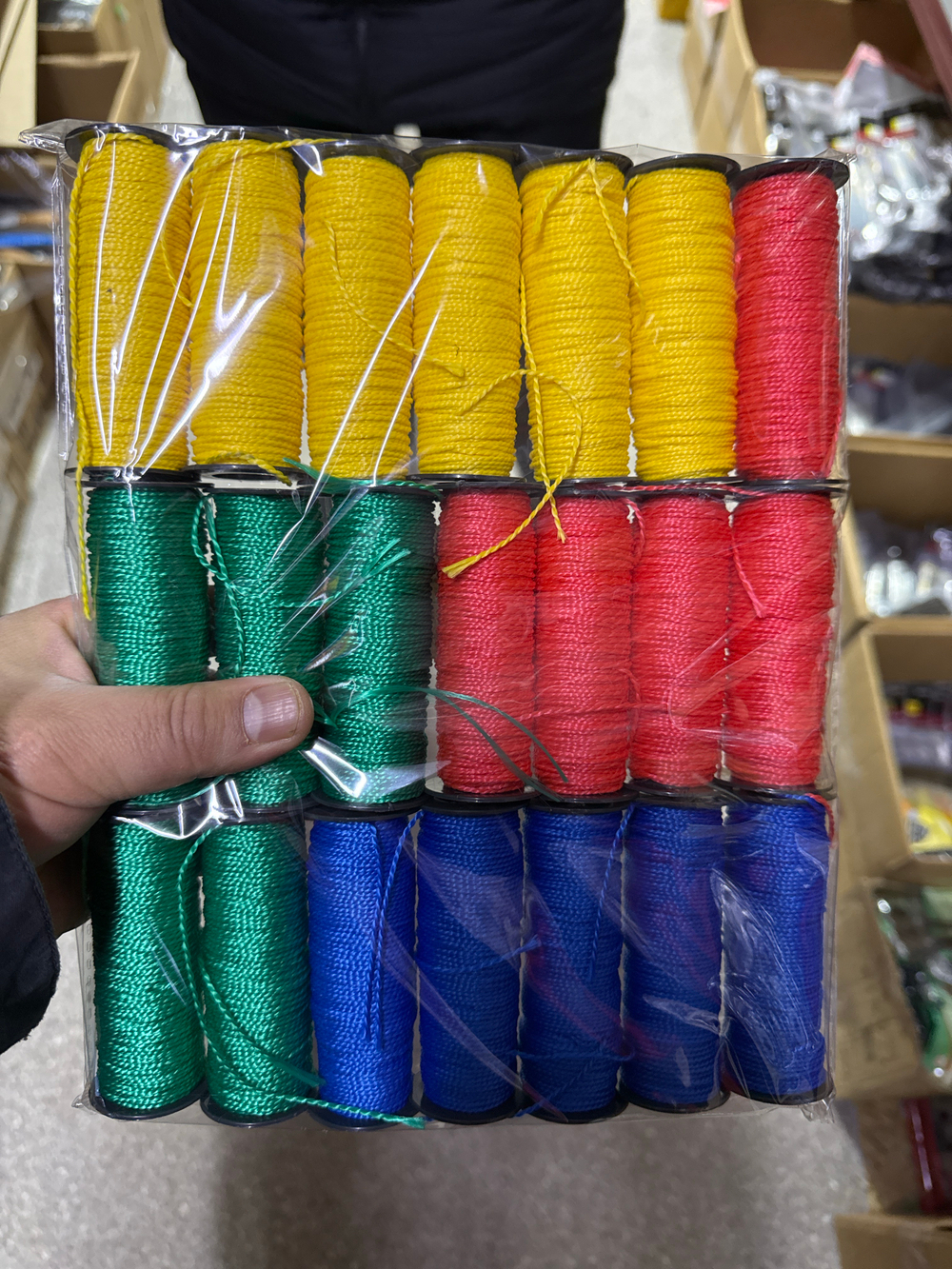 Нить капроновая цветная