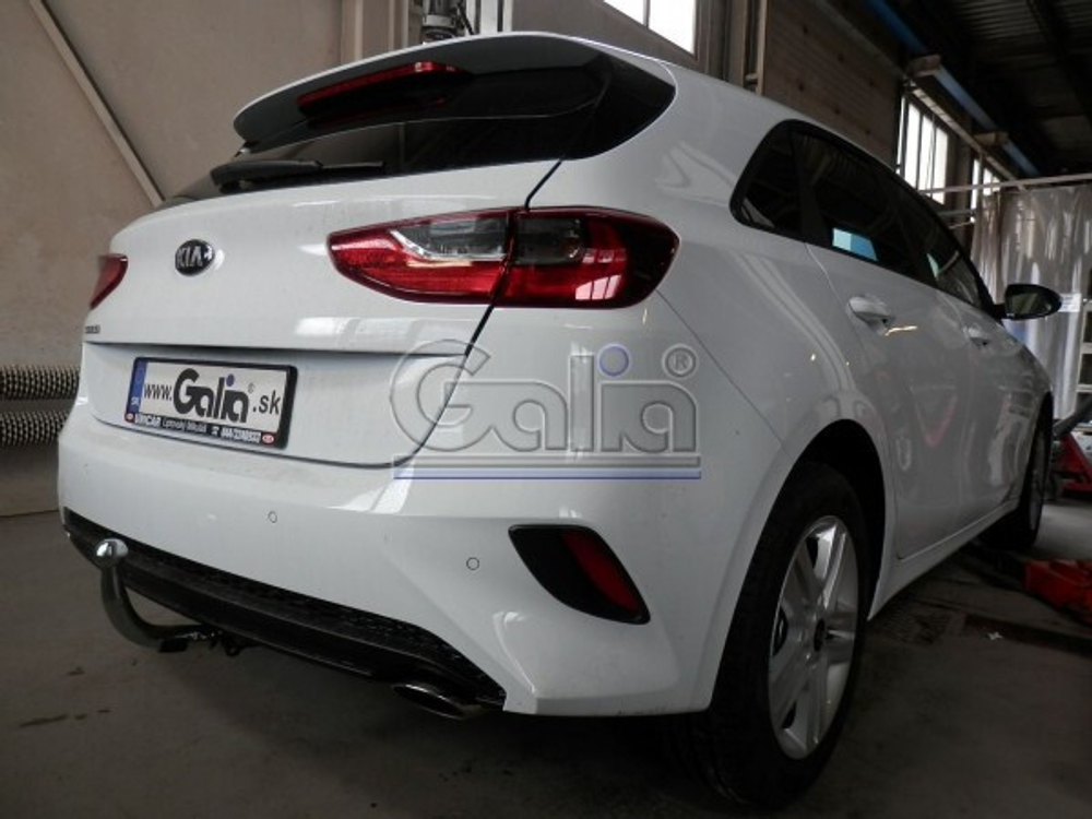 Фаркоп оцинкованный Galia K044C для Kia Ceed хетчбек 5 дверей, только бензин (не дизель) 2018-(паспорт и сертификат в комплекте)(без электрики)