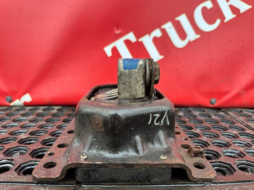 Подушка двигателя передняя