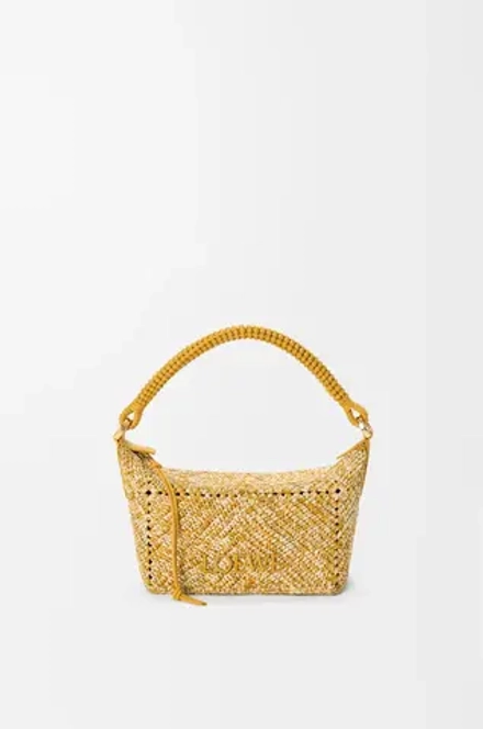 Loewe Мини-сумка Cala из телячьей кожи и рафии, горчичный