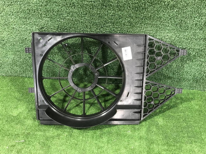 Диффузор вентилятора VW Polo sedan 5 (2010-2020)