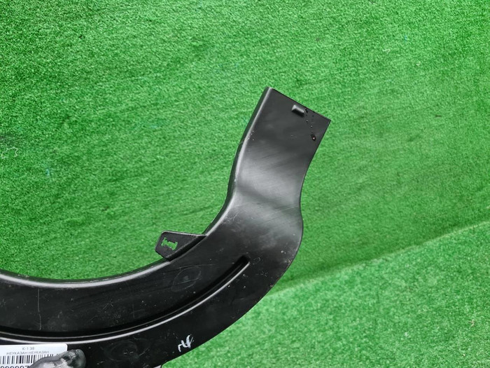 Воздуховод правый Land-Rover Discovery Sport 19-нв