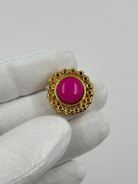 Накладка на пуговицу с розовой вставкой