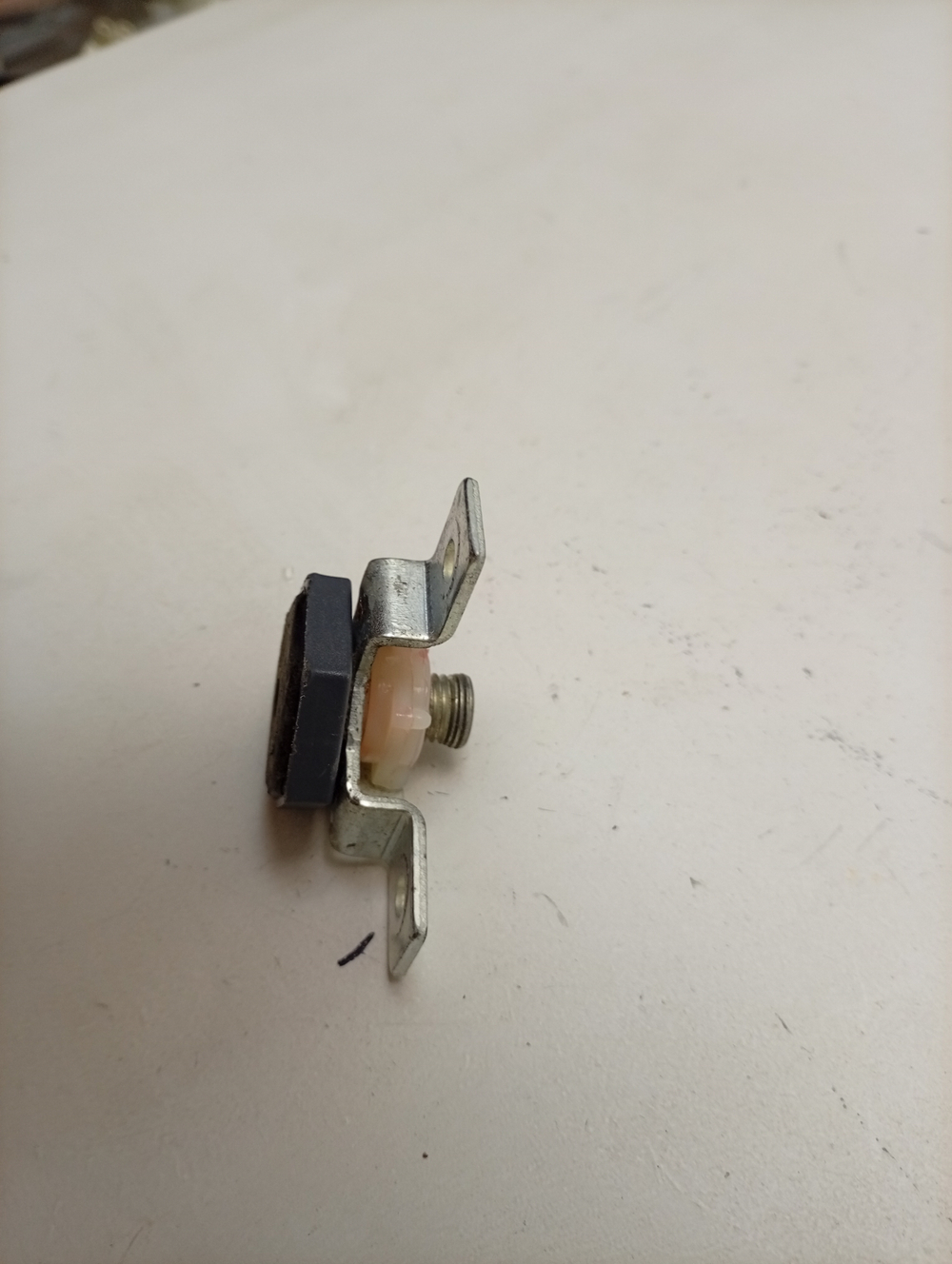 FE925N кт21 Ножка для стиральных машин Electrolux Aeg Zanussi 1245264005 б/у