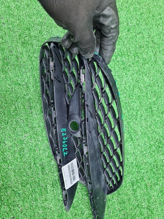 Решетка перед. бампера Mercedes S W222 (17-20) AMG