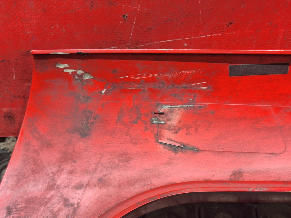 Накладка лобового стекла левая