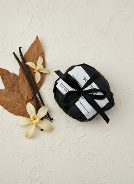 BOUTIQUE DE SAVON Масляная плитка-шайба для тела Ваниль, табак и кора (по мотивам Tobacco Vanille)