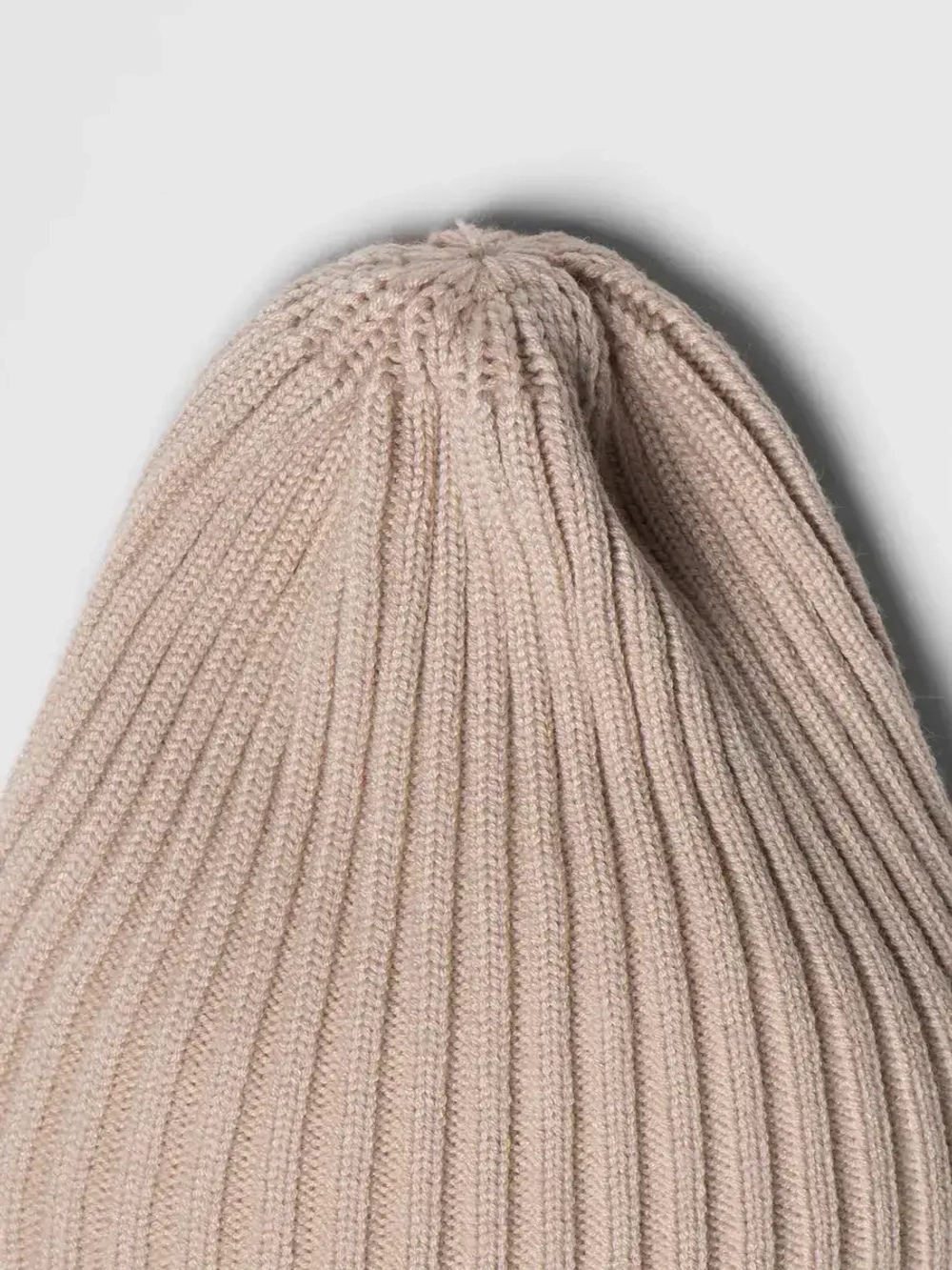 Шапка вязаная женская на осень