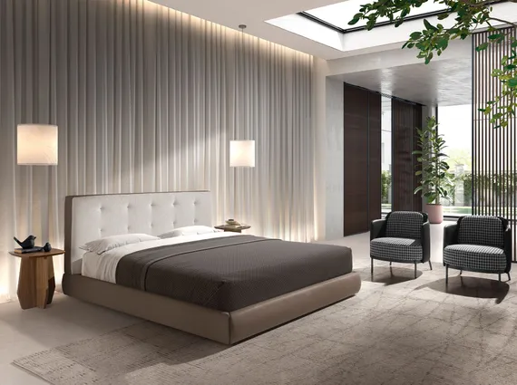 Кровать 7174 с обивкой из коричневой ткани и коричневой эко-кожи 180x200 см