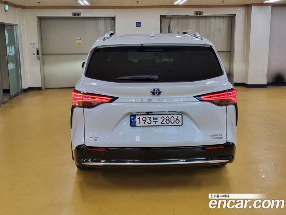 Toyota Sienna 4 Generation 2.5 Hybrid AWD (03.2023)