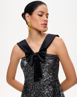 Топ из пайеток и бархата с бантом