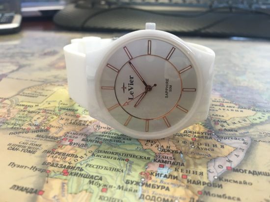 Французские наручные часы унисекс LeVier L 7502 M Wh на карте Мира