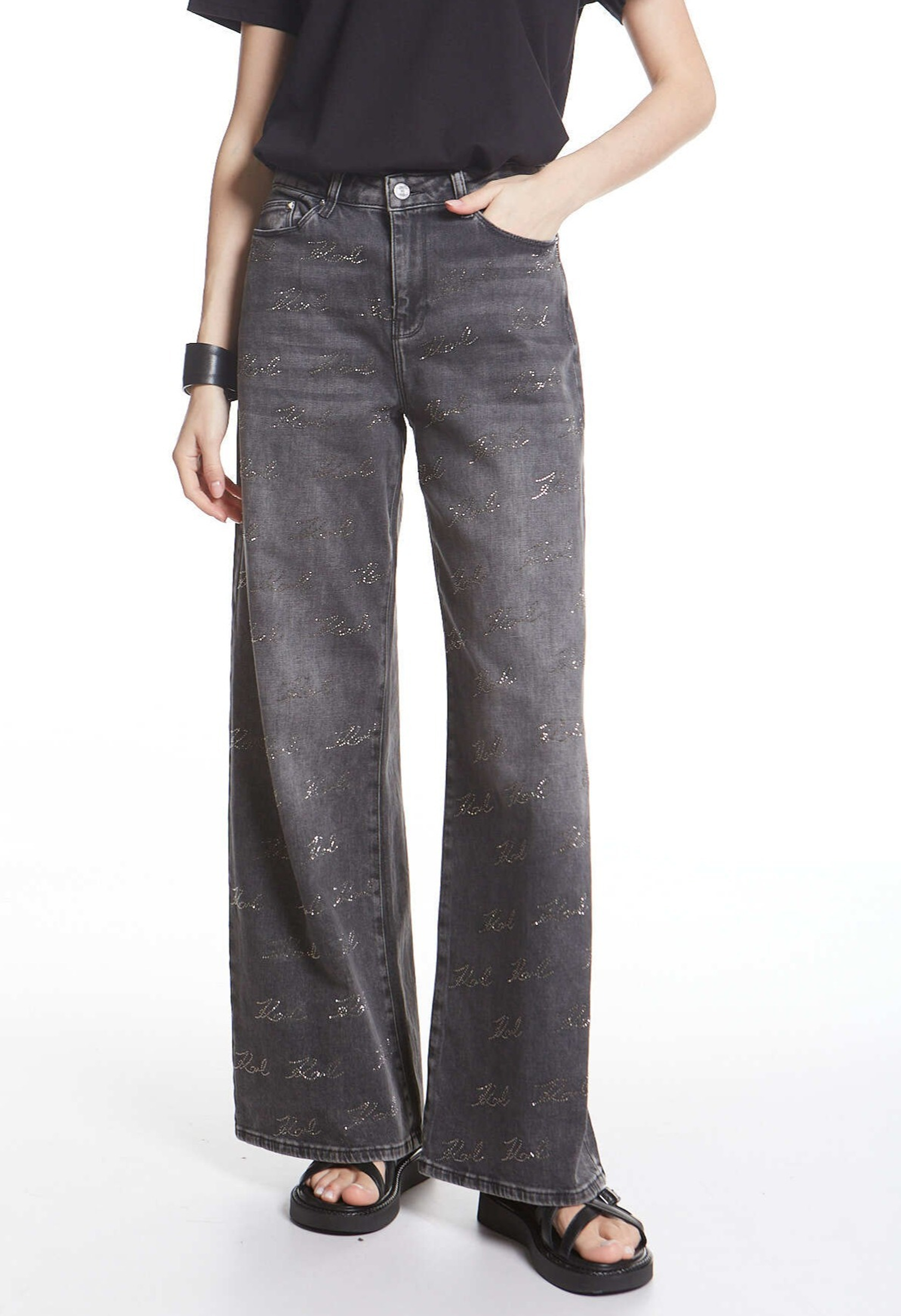 ДЖИНСЫ СО СТРАЗАМИ