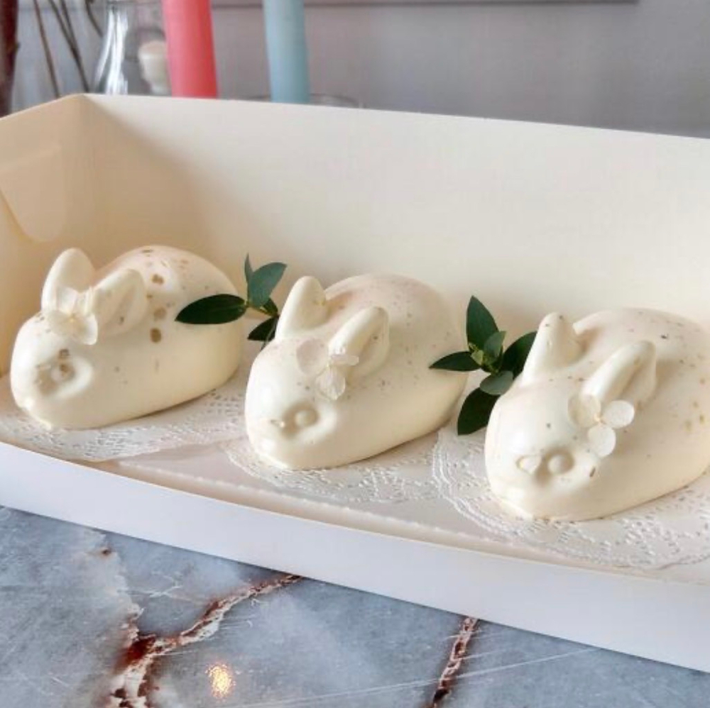 Пасхальные муссовые зайчики 3 шт. с начинкой манго-маракуйя