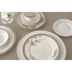 Wedgwood Тарелка для завтрака Vera Wang Lace Platinum 20 см 50127201006