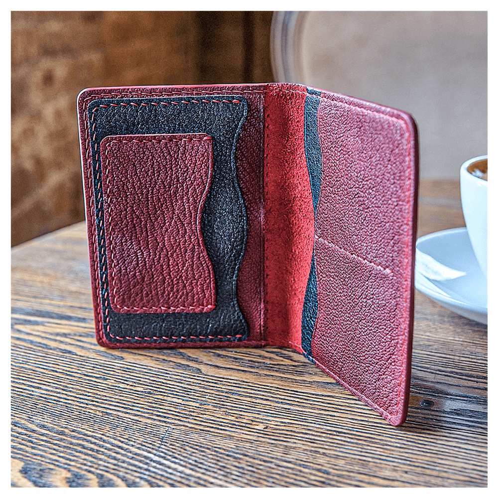 Кожаная обложка на паспорт «Шаманка» (фигура)