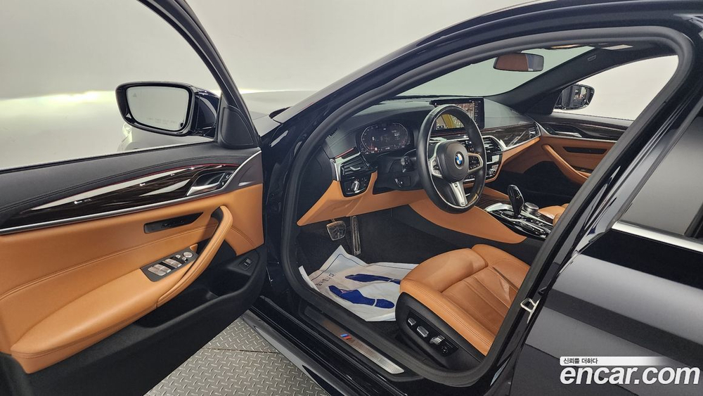 BMW 5 Series (G30) 520i M Sports (10.2020)