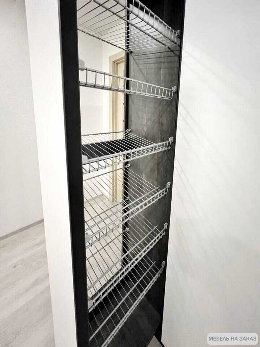 Прихожая с зеркалом, консолью и шкафом на заказ