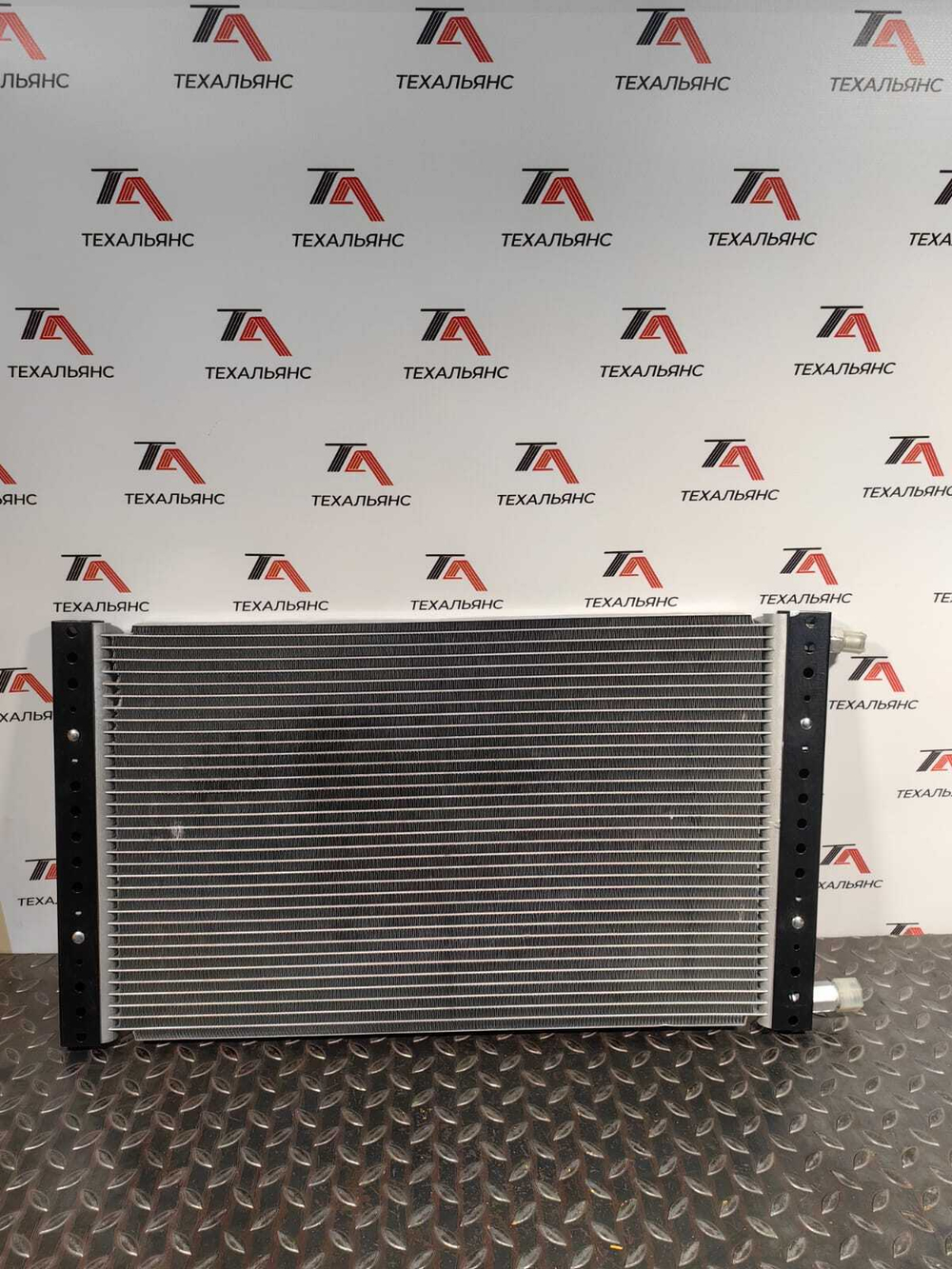 Радиатор кондиционера YN20M01354P1